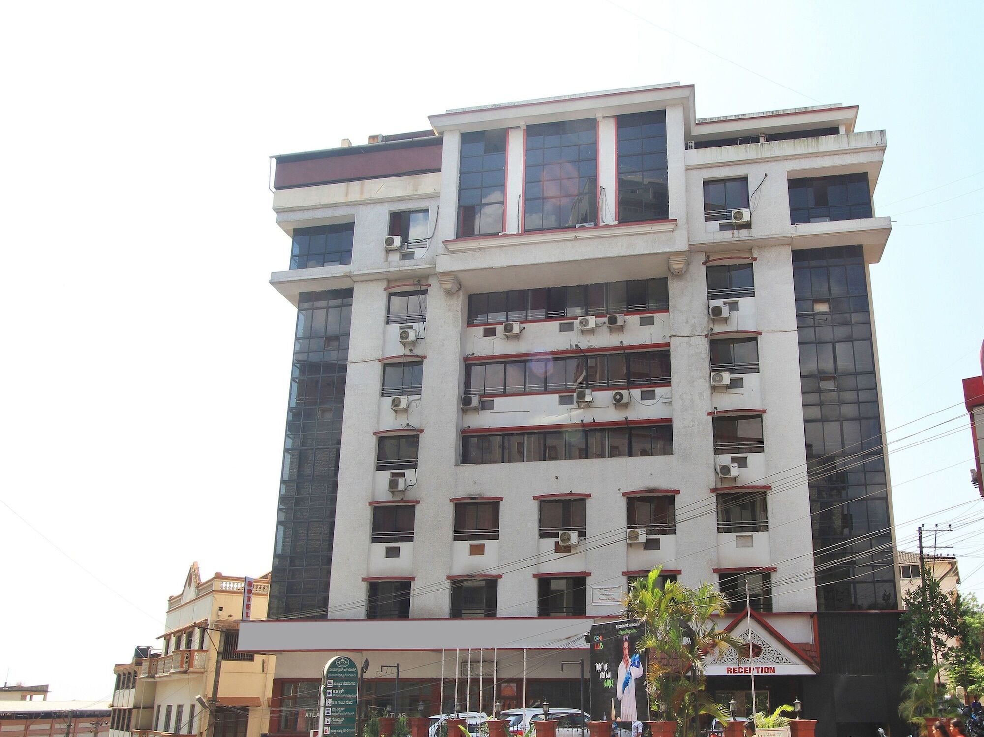 Oyo 10632 Hotel Brigade Royal Mangalore Exterior foto